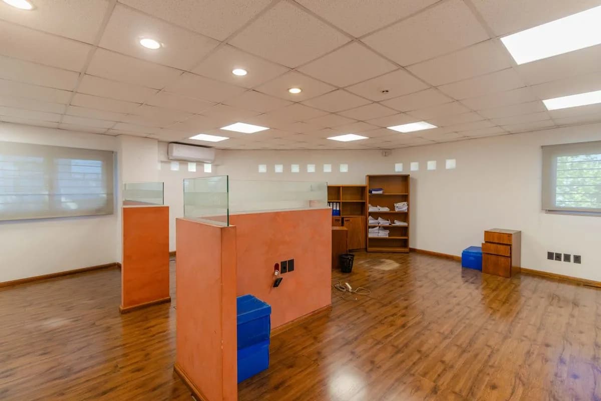 Venta Local Comercial Esquina Con Deposito 100 M2 — foto 2