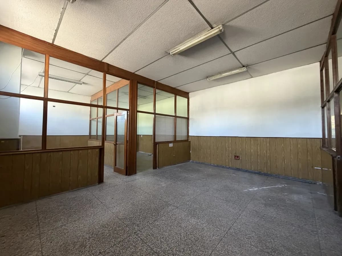 Oficinas Con Deposito Esq Reyles Y Gral Flores — foto 3