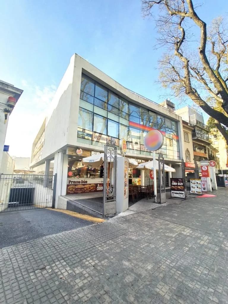 Venta Local Tres Cruces Br. Artigas A Pasos Asociacion Española Y Mts. De Terminal Con Gran Renta! — foto 3