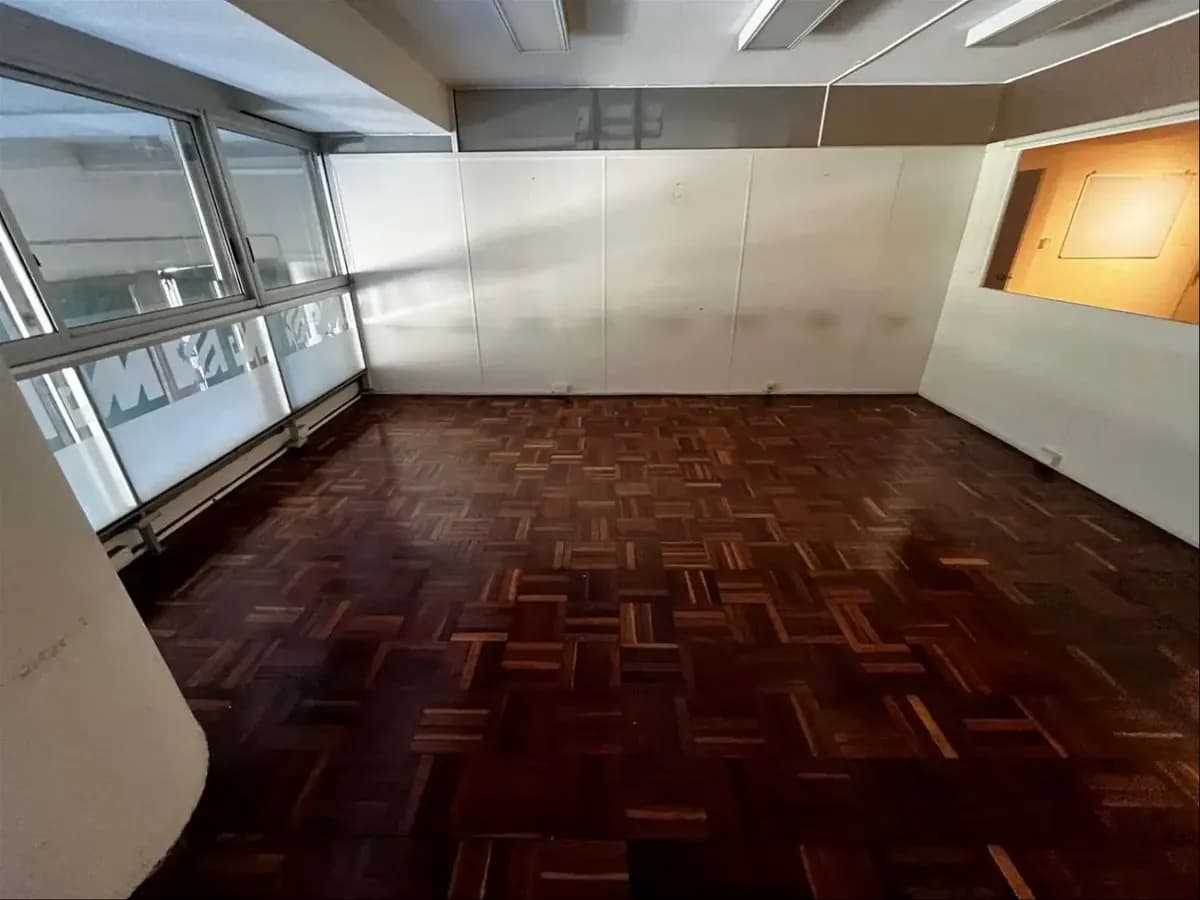 Alquiler Oficina De 120m2 En Edificio Plaza Mayor En Ciudad Vieja — foto 2
