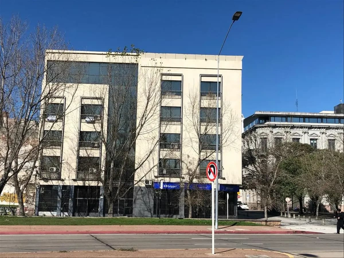 J.s. Oficina De 206 M2 Sobre Rambla 25 De Agosto — foto 1