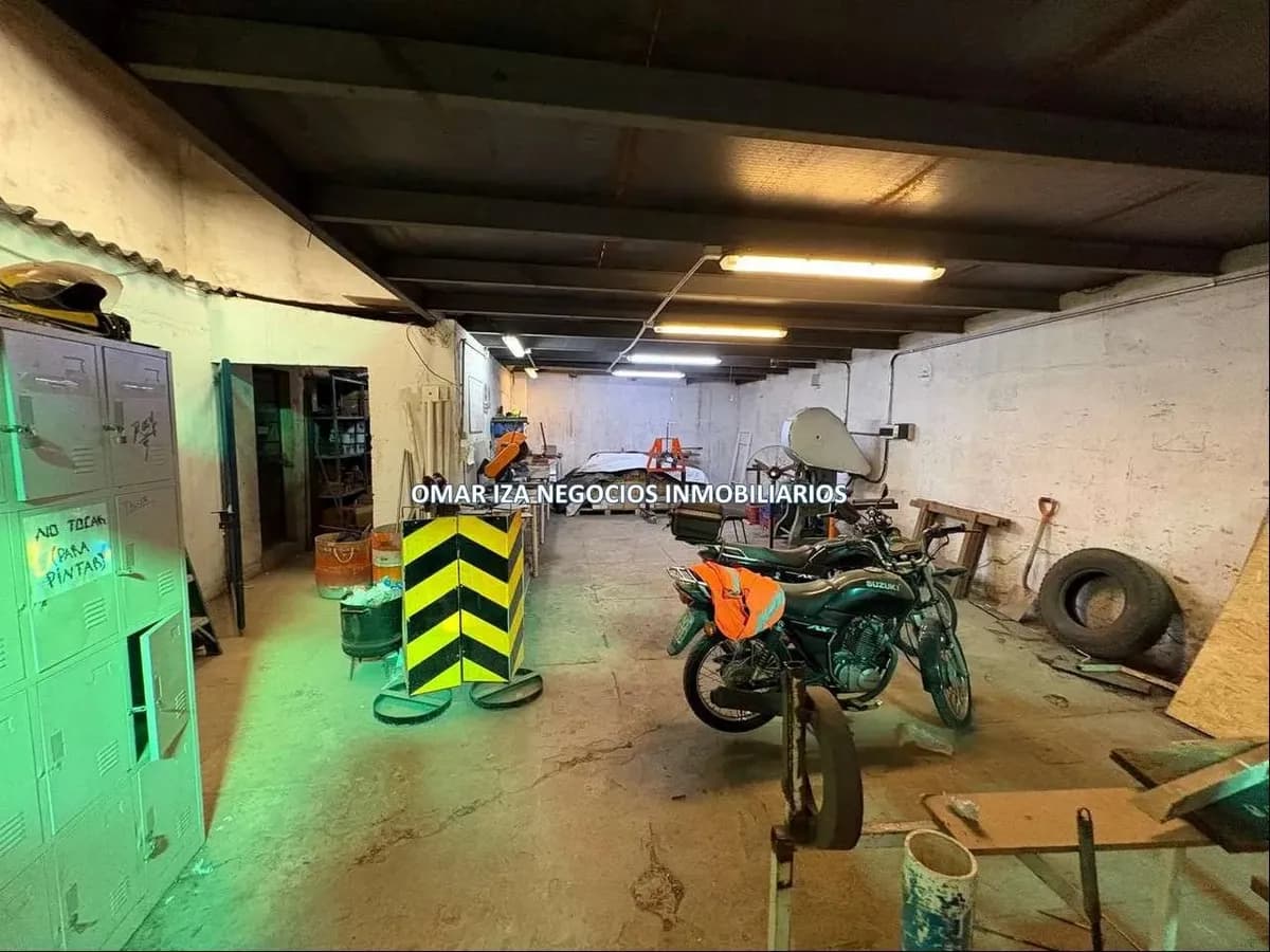 Venta Local Comercial En La Blanqueada, Galpon, Deposito, Oficinas, Baños, Excelente Ubicacion. 770m2 — foto 2