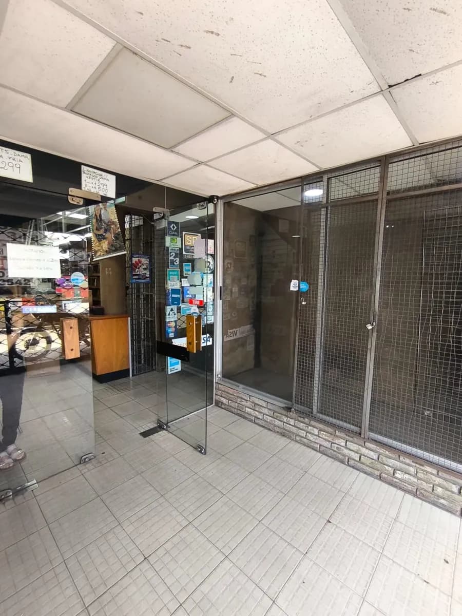 Alquiler Local Comercial 110 M2 Sobre Av 8 De Octubre Maroñas — foto 1