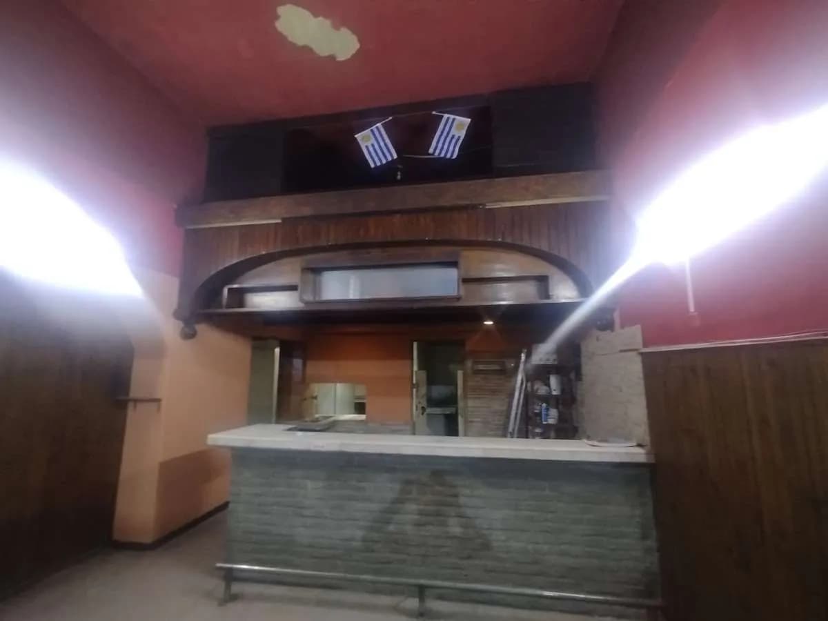 Alquiler Local Gastronómico 250 M² En Centro Con Amplia Cocina - Ubicación Estratégica — foto 3