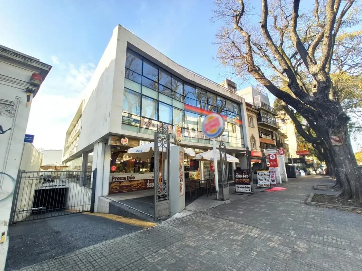 Venta Local Tres Cruces Br. Artigas A Pasos Asociacion Española Y Mts. De Terminal Con Gran Renta! — foto 4