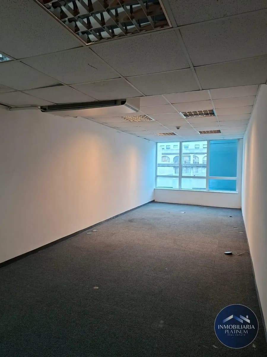 Alquiler Oficina Ciudad Vieja Con Cochera — foto 3