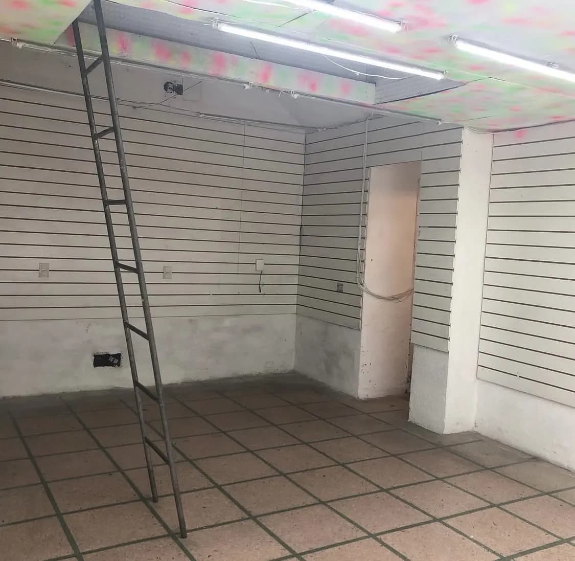 Local Comercial En Alquiler — foto 2