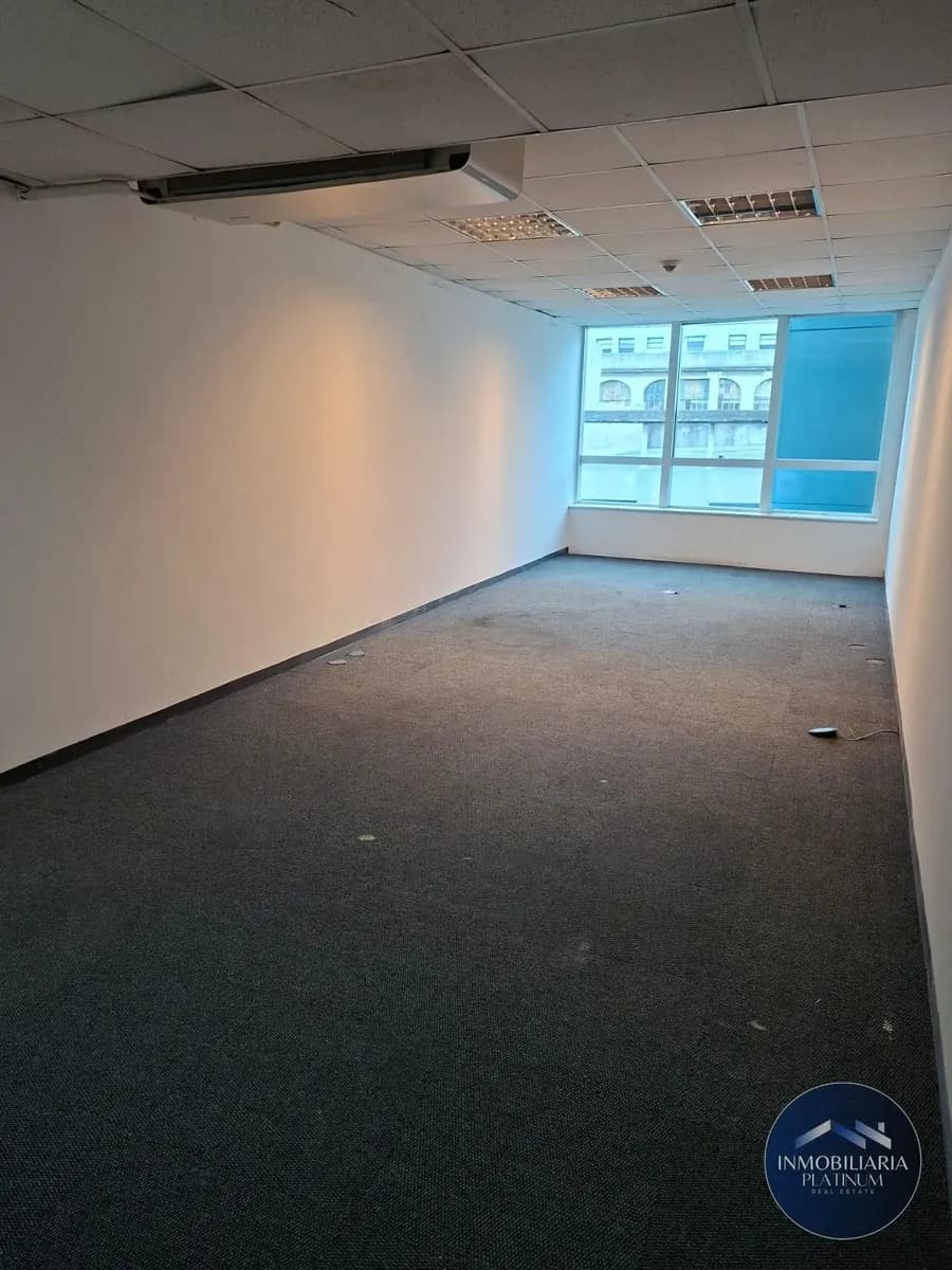 Alquiler Oficina Ciudad Vieja Con Cochera — foto 4