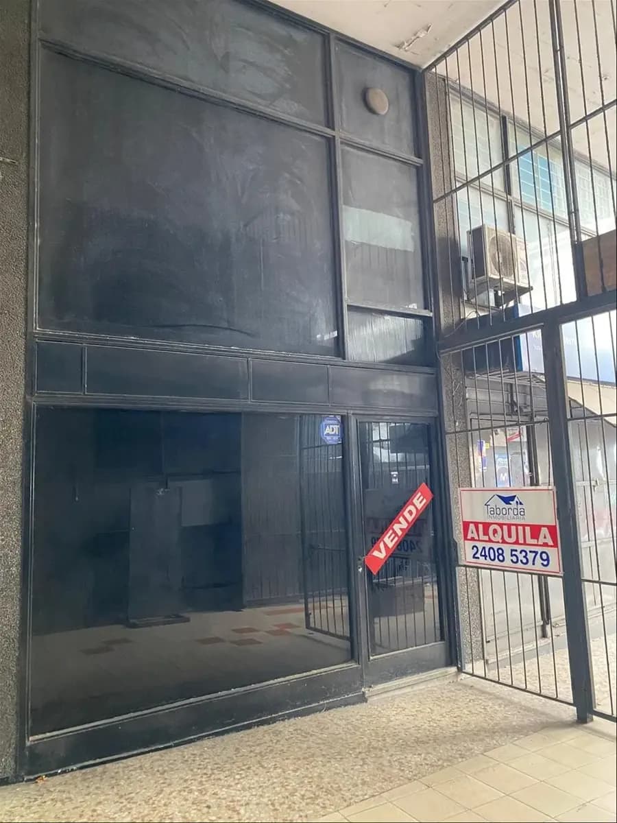 Venta De Local Comercial En Galería A Pasos De 18 De Julio — foto 4