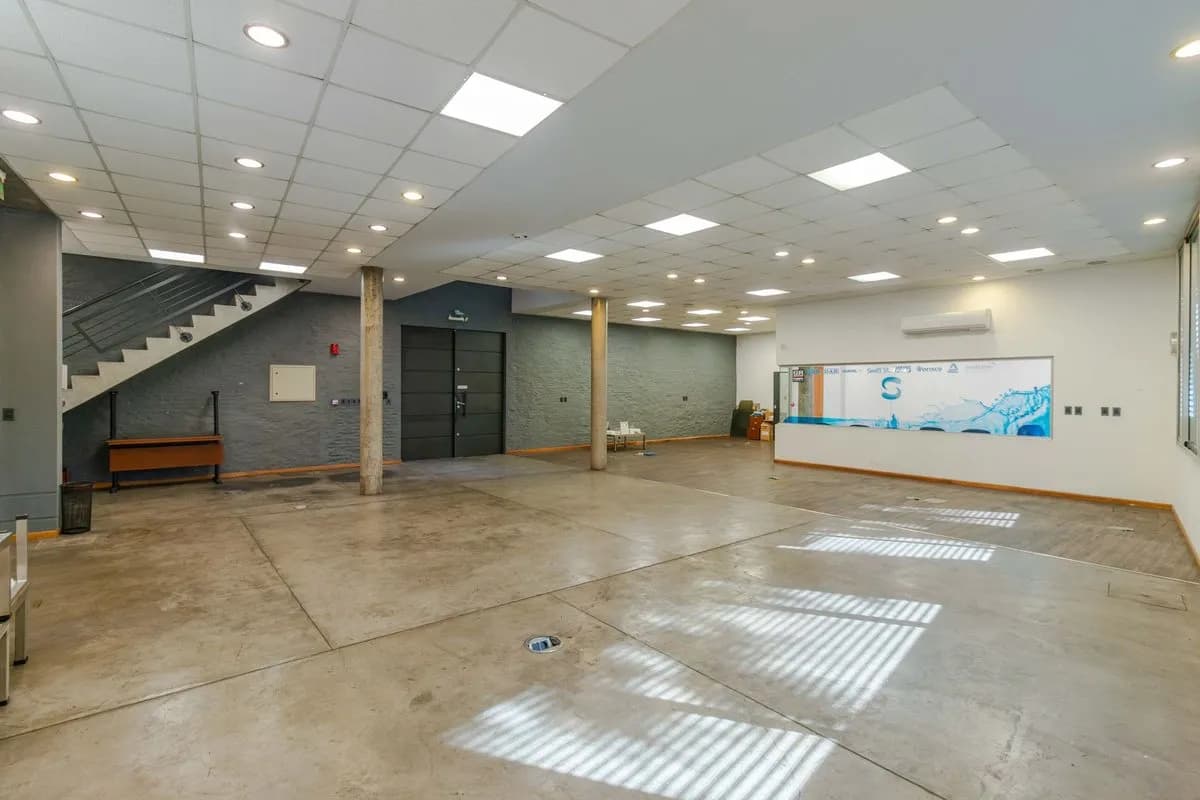 Venta Local Comercial Esquina Con Deposito 100 M2 — foto 4