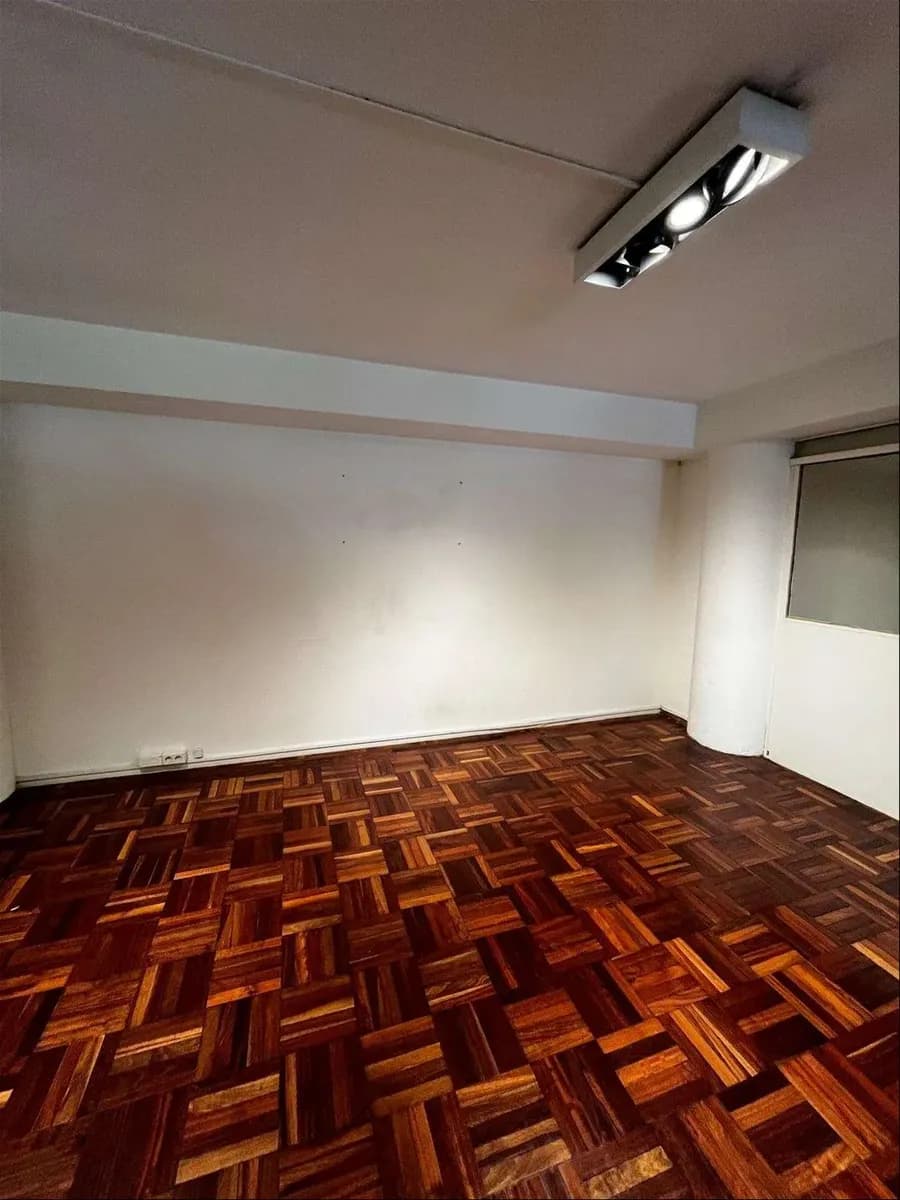 Alquiler Oficina De 120m2 En Edificio Plaza Mayor En Ciudad Vieja — foto 3