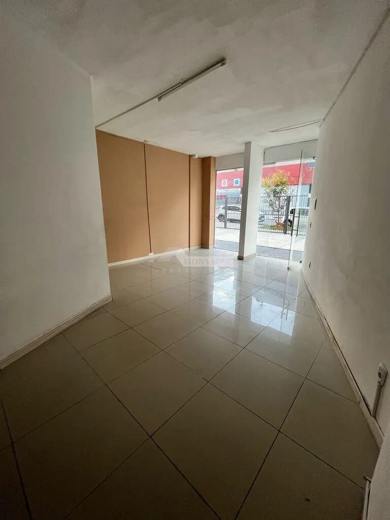 Alquiler Local Malvin Blixen Y Colombes Frente Shopping Plaza Italia, SodiMac Y Disco! — foto 2