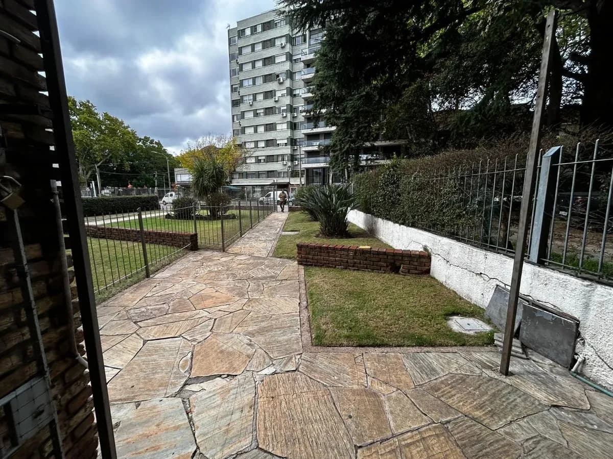 Luis Alberto De Herrera Y Montecaseros! 40m2, 3,5mts De Frente!! — foto 2