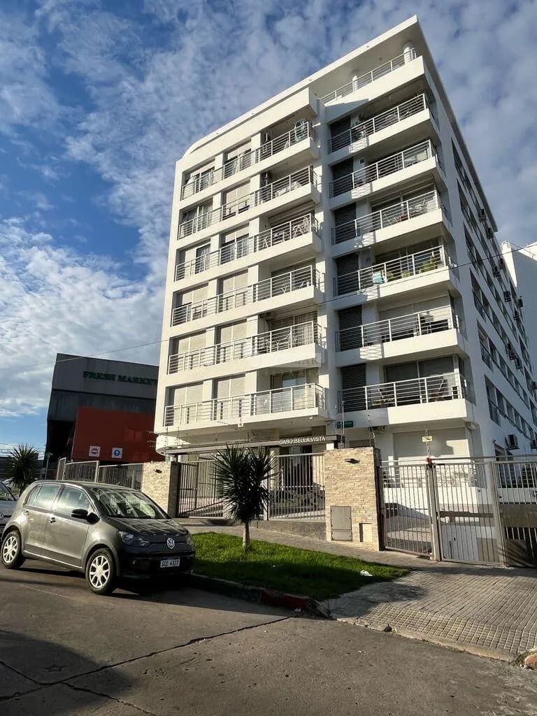 Alquiler Local Malvin Blixen Y Colombes Frente Shopping Plaza Italia, SodiMac Y Disco! — foto 4