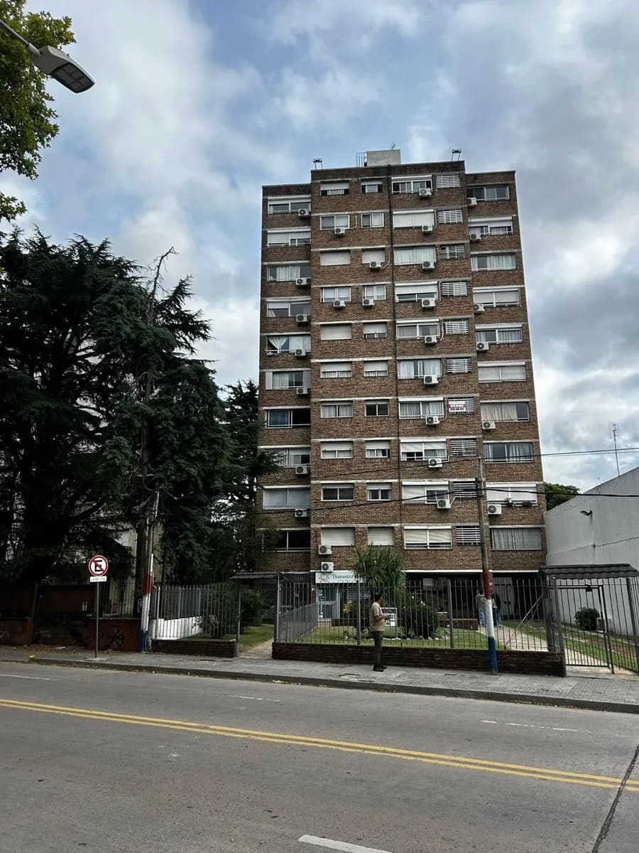 Luis Alberto De Herrera Y Montecaseros! 40m2, 3,5mts De Frente!! — foto 3