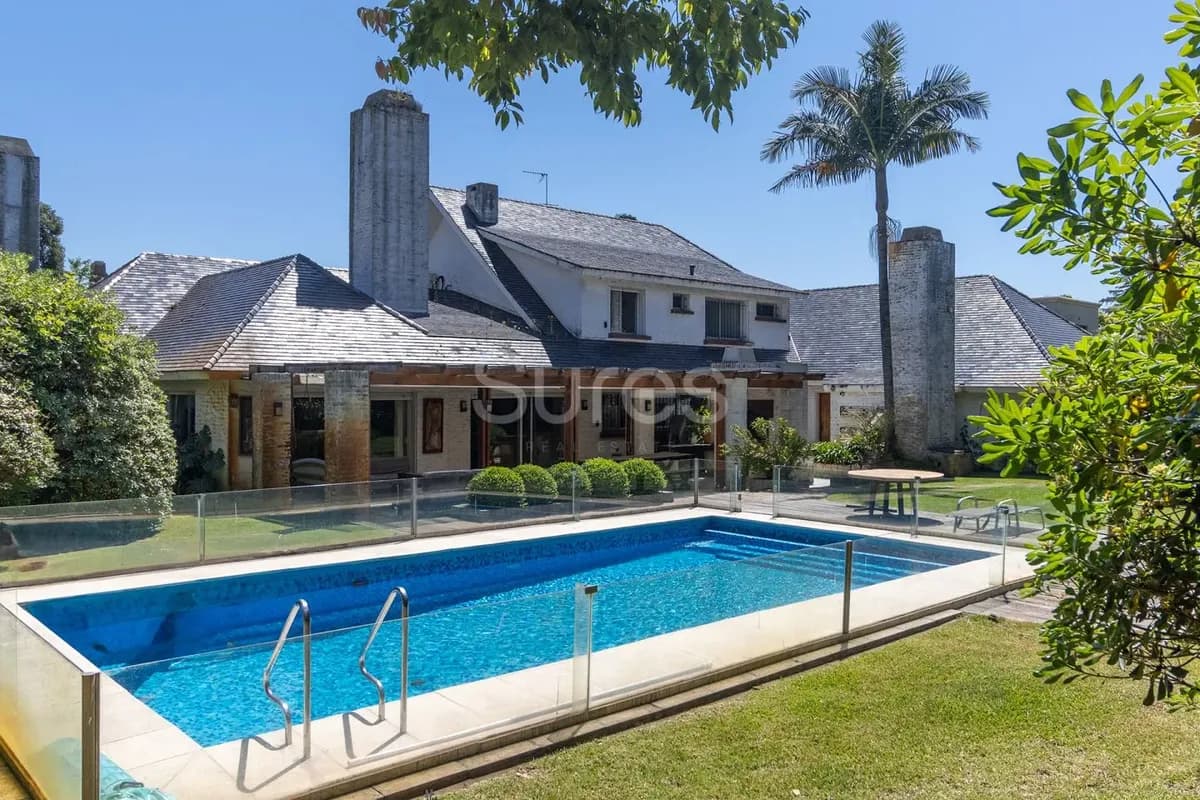 Venta De Casa De 4 Dormitorios, Carrasco, Montevideo — foto 1