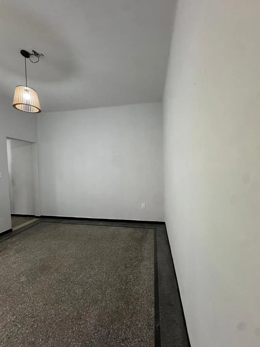 Alquiler Apartamento 2 Dormitorios Y Patio En Excelente Zona De Cordón — foto 1