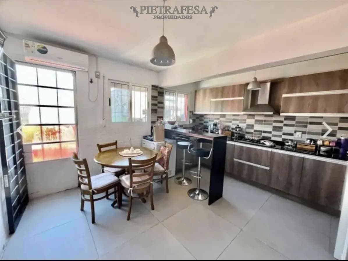 Casa En Alquiler, 3 Dormitorios, 1 Baño, Terraza. Malvin. — foto 1