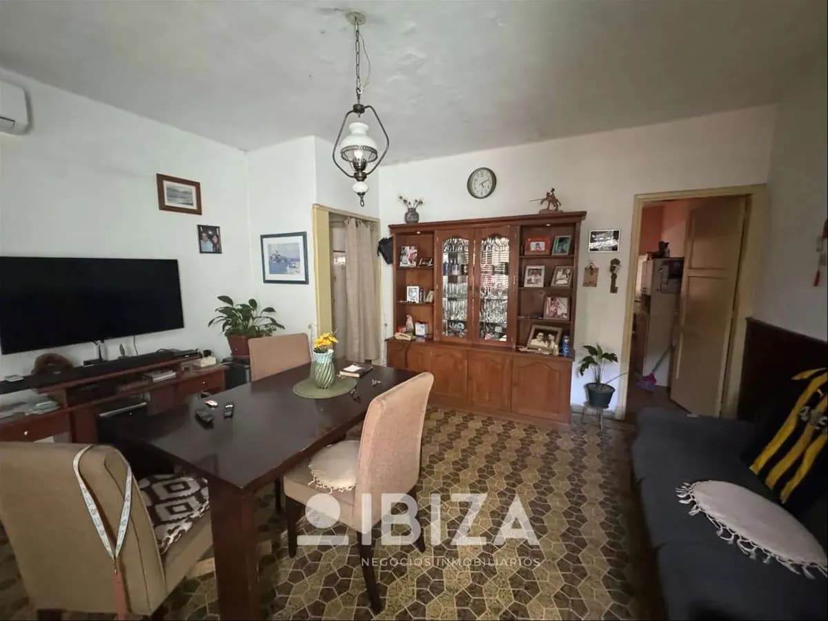 Venta Con Renta Casa Con Jardín, Patio Y Garage En Prado Norte — foto 1