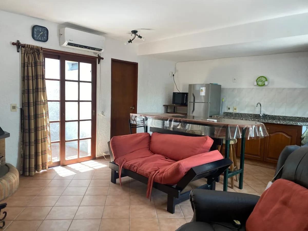 Alquiler Casa Tipo Apto. 2 Dorm + Patio Pocitos — foto 1