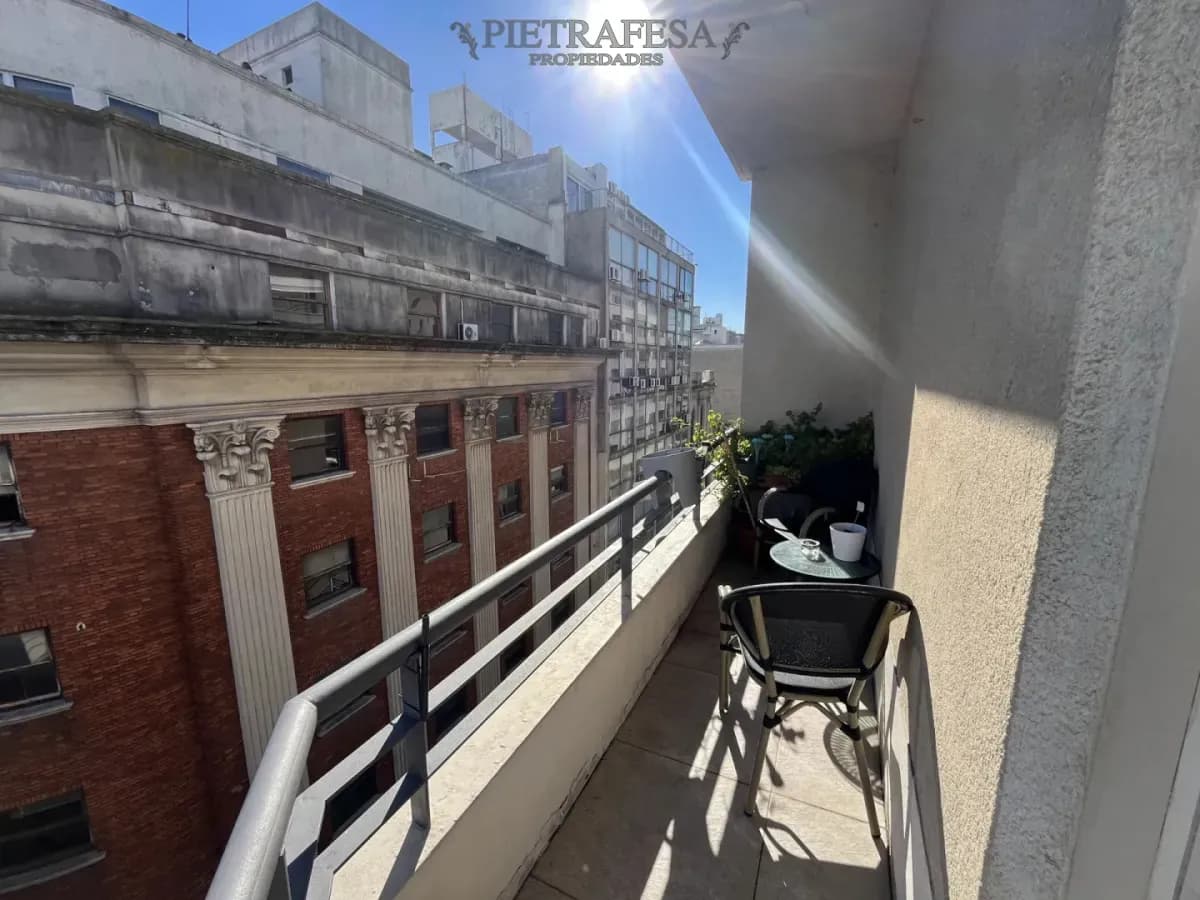 Apartamento En Alquiler, 3 Dormitorios, 2 Baños, Terraza. Equipado. Ciudad Vieja. — foto 1