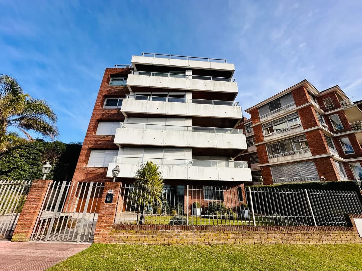 Alquiler Apartamento 3 Dormitorios Servicio 2 Garajes Puerto Buceo