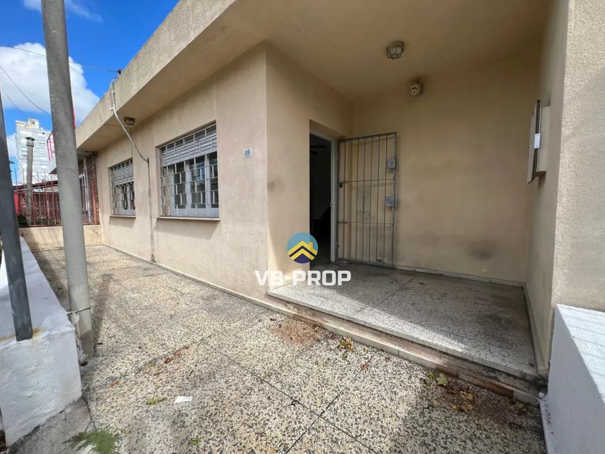 Alquiler Casa 2 Dormitorios Mercado Modelo — foto 1