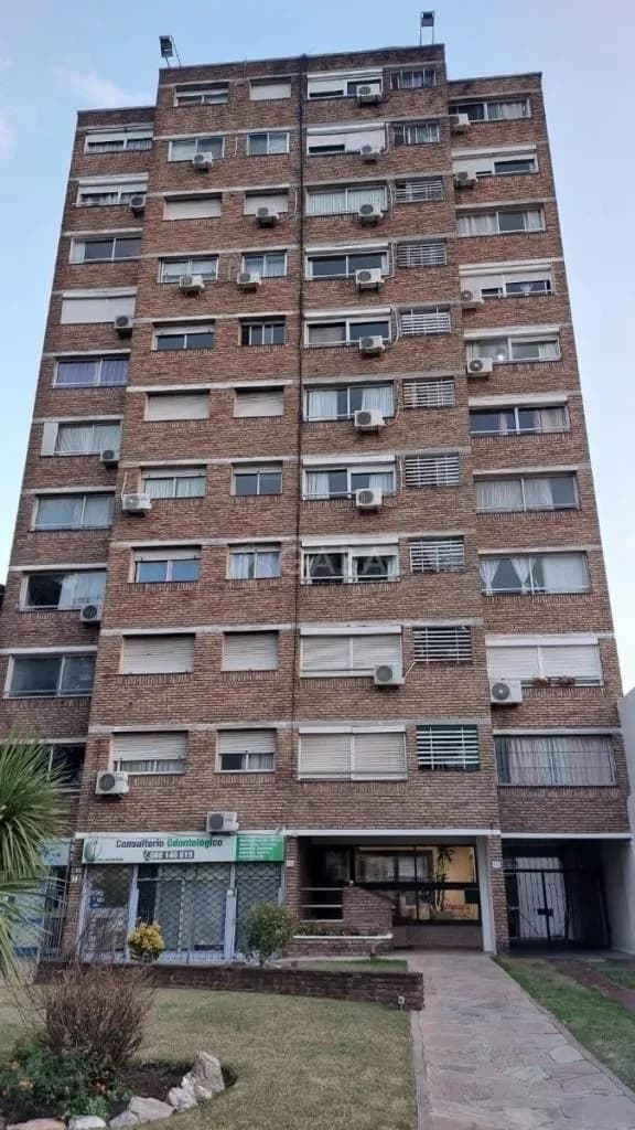 2 Dormitorios En La Blanqueada Sobre Avenida
