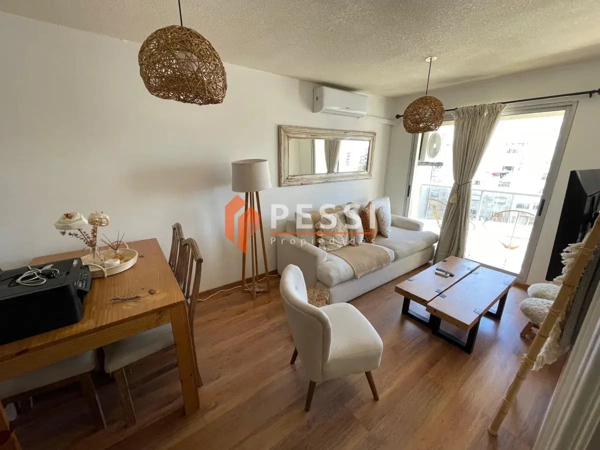 Alquiler Apartamento 1 Dormitorio Con Balcón Y Garage En Pocitos