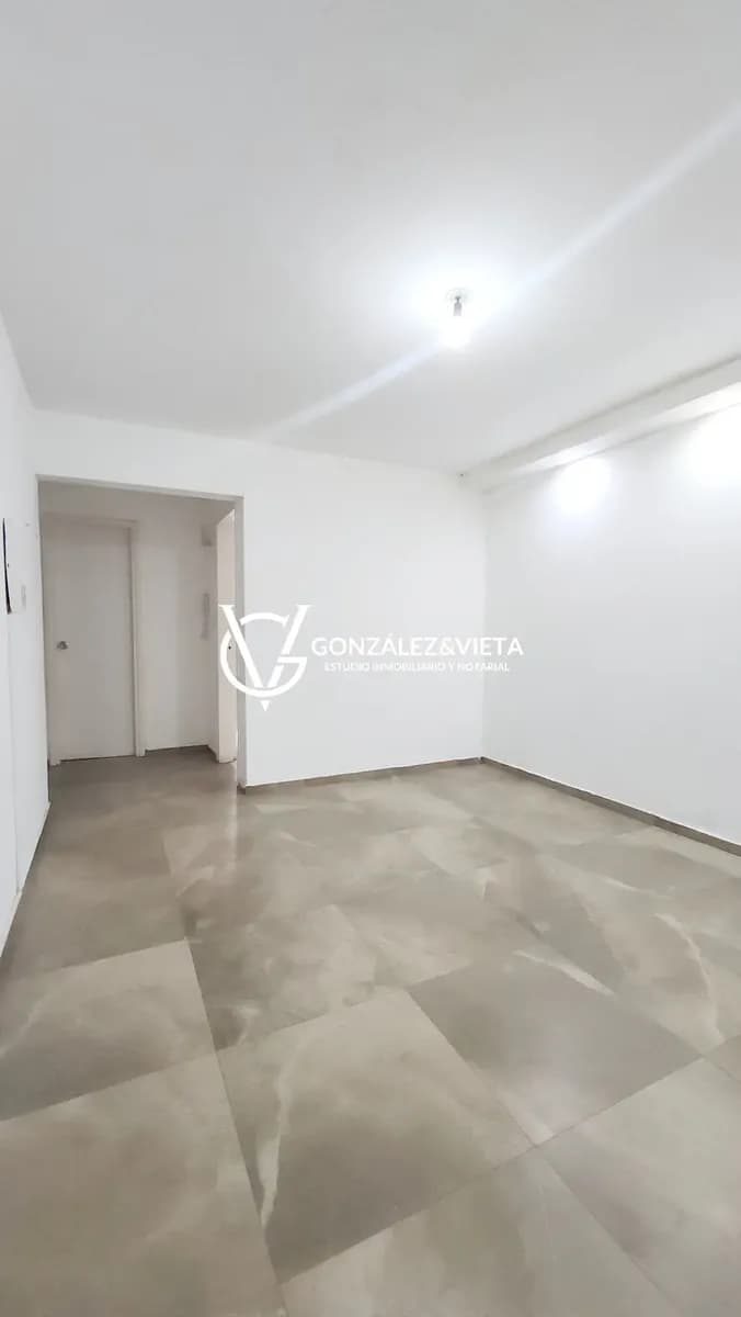 Apartamento De Un Dormitorio Con Cochera Próximo A Av. 18 De Julio En Cordón.- — foto 1