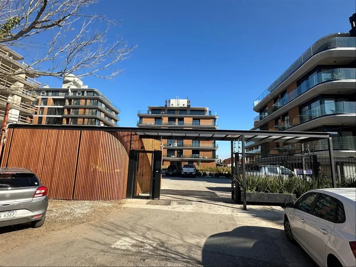 Barra De Carrasco Alquiler Apartamento Piso 4 De 2 Dormitorios, Terraza Con Parrillero, 3 Barbacoas Con Parrillero, Piscina Abierta, Gimnasio, Garaje — foto 2