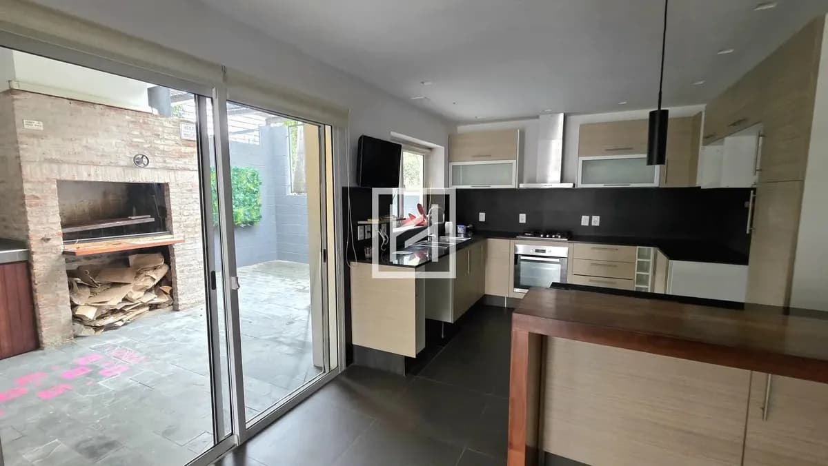 Alquiler Casa De 3 Dormitorios Y 3 Baños En Puertito Del Buceo | Parrillero | Seguridad | Cochera — foto 1