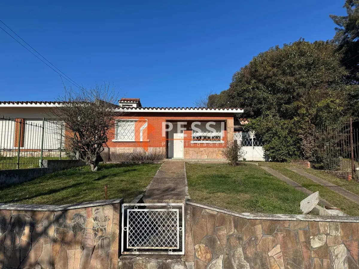 Venta Casa De 2 Dormitorios Con Garage Y Gran Terreno En Peñarol