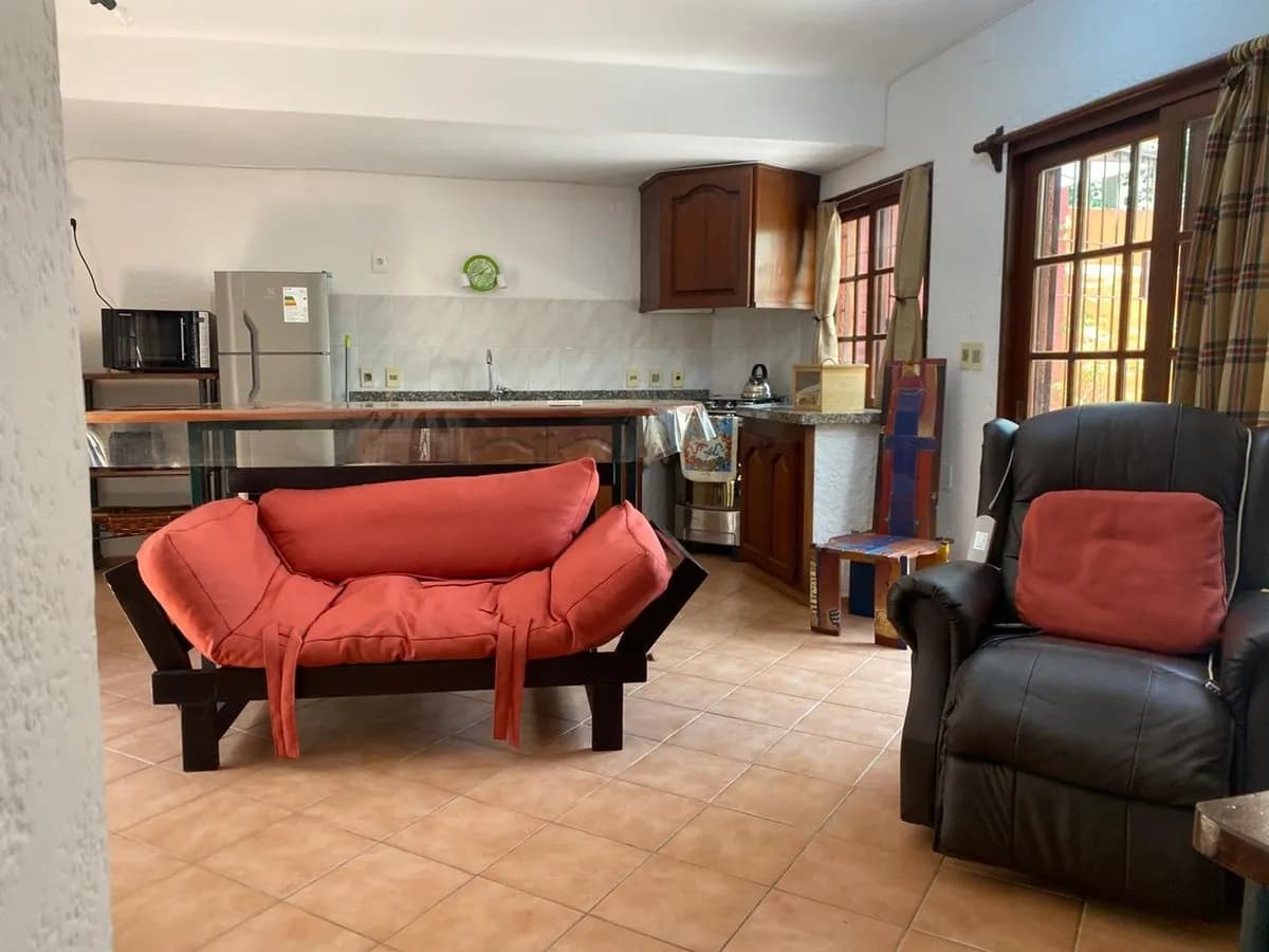 Alquiler Casa Tipo Apto. 2 Dorm + Patio Pocitos — foto 2