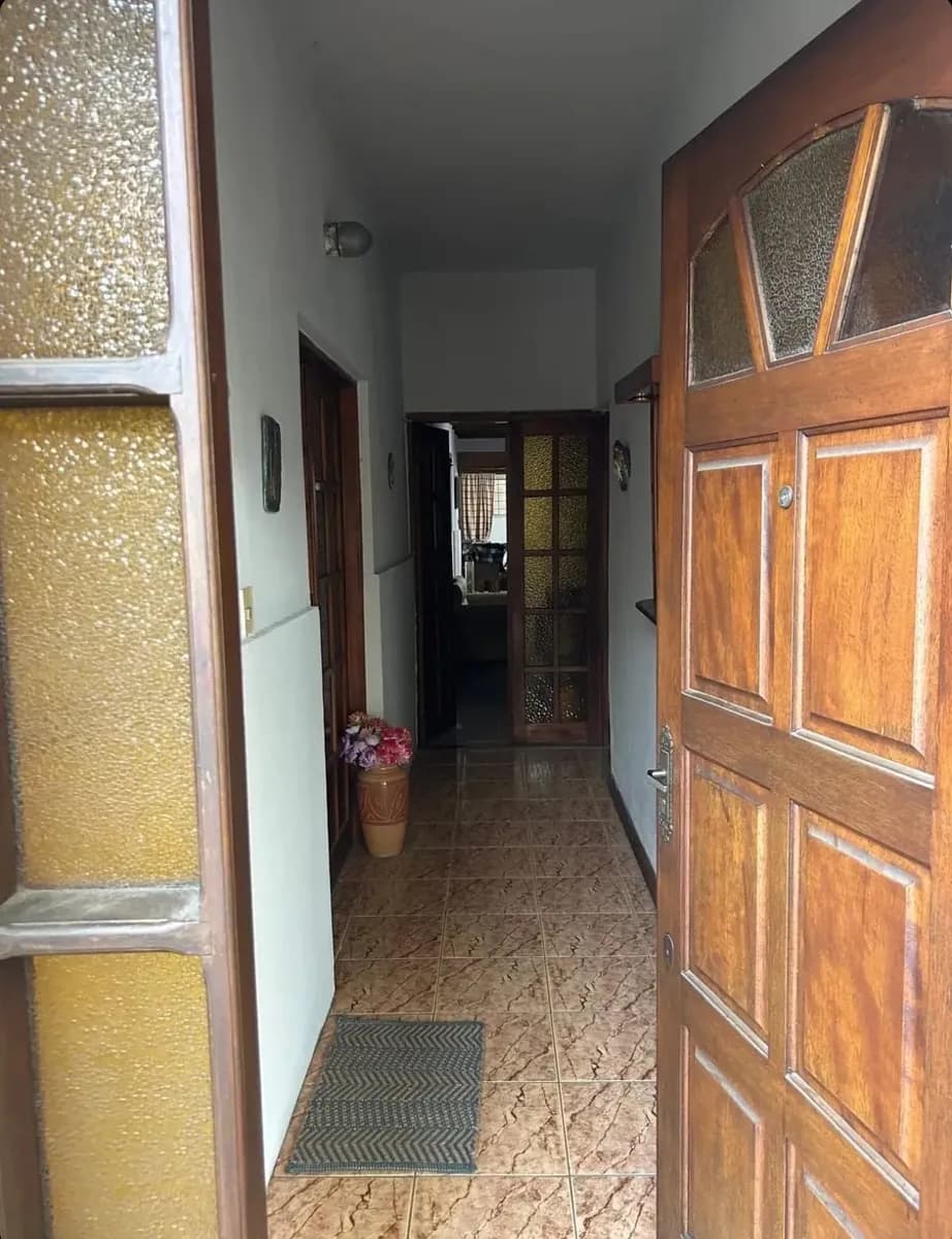 Venta Casa 3d + Apartamento, Galpón Y Amplio Fondo, C/cochera En Brazo Oriental — foto 3