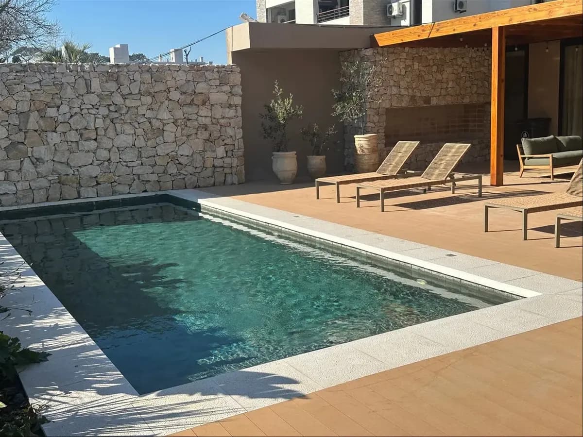 Barra De Carrasco Alquiler Apartamento Piso 4 De 2 Dormitorios, Terraza Con Parrillero, 3 Barbacoas Con Parrillero, Piscina Abierta, Gimnasio, Garaje — foto 3