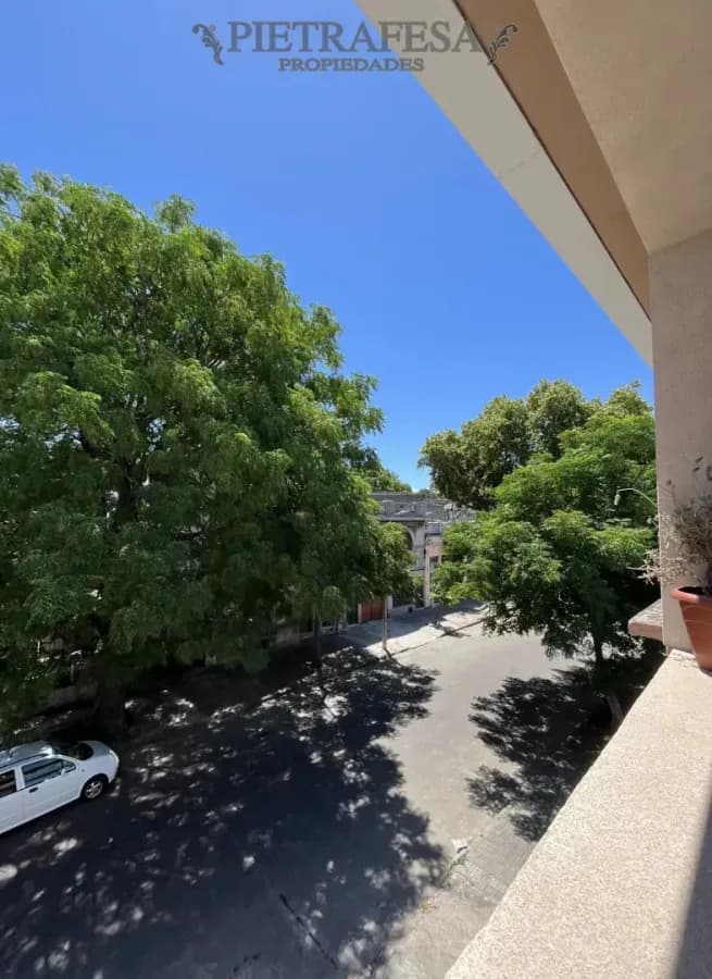 Apartamento En Alquiler, 2 Dormitorios, 1 Baño, Balcón. Sin Gastos Comunes. Reducto. — foto 1