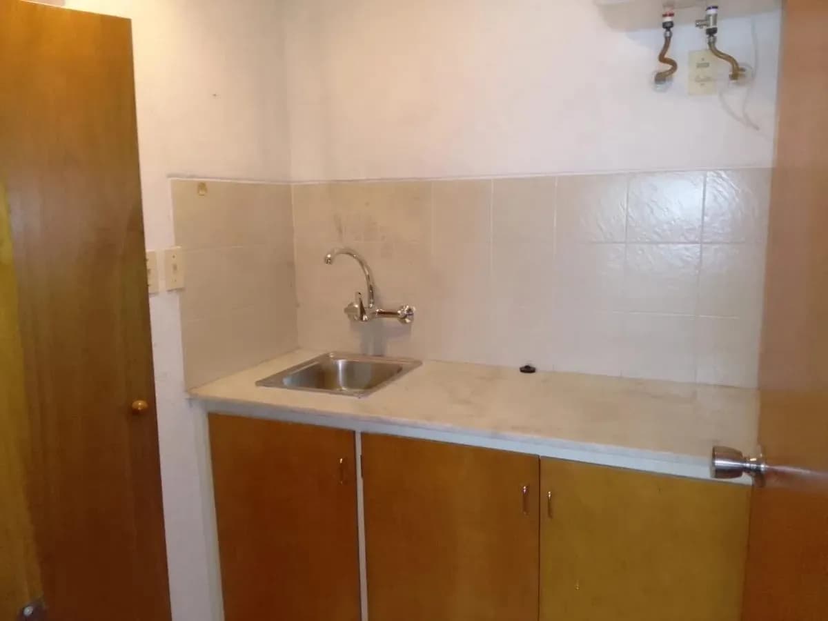 Alquiler Apartamento U Oficina 1 Dormitorio, Piso Alto. Centro Sobre 18 De Julio — foto 1