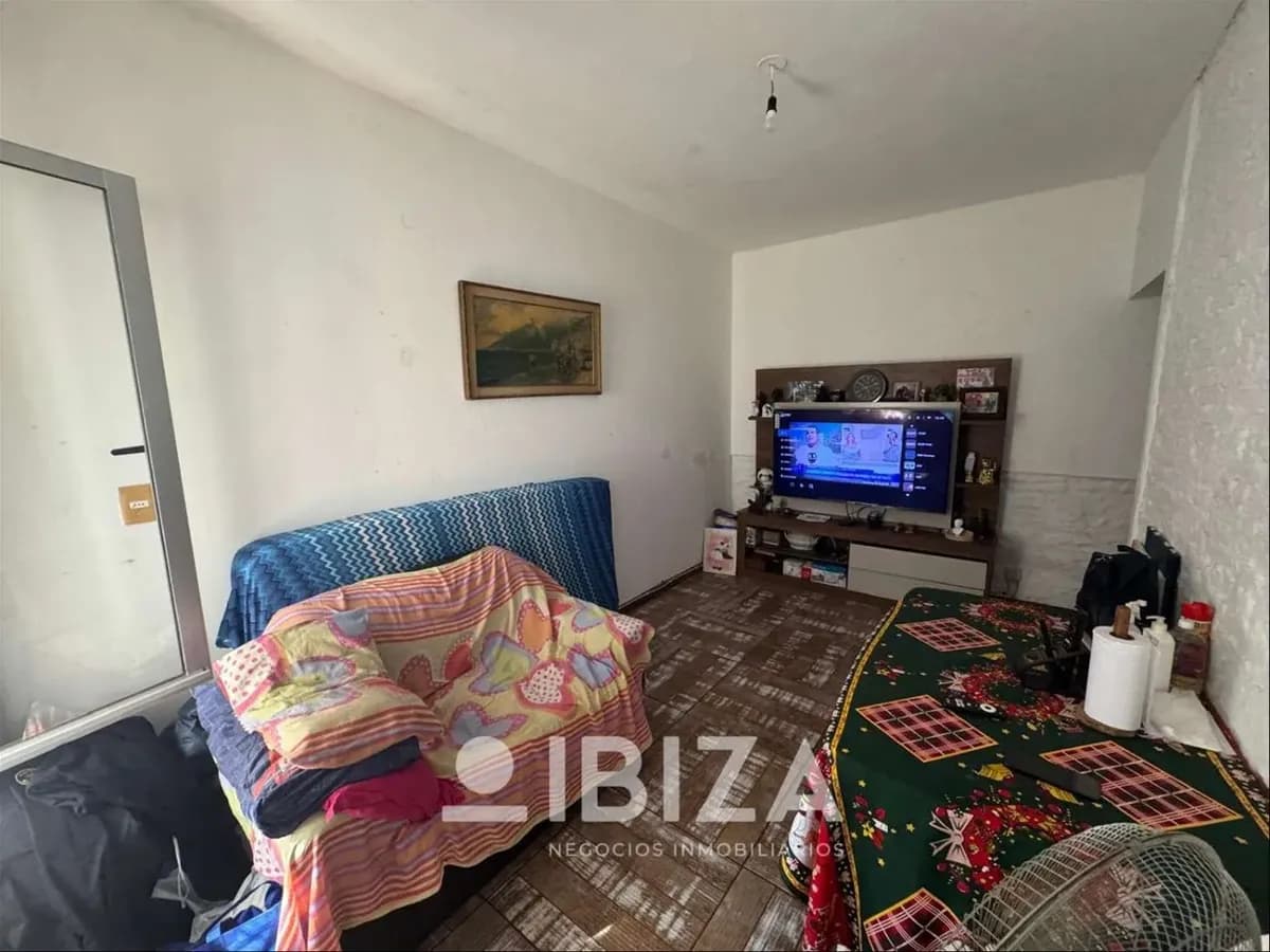 Venta Con Renta Casa Con Jardín, Patio Y Garage En Prado Norte