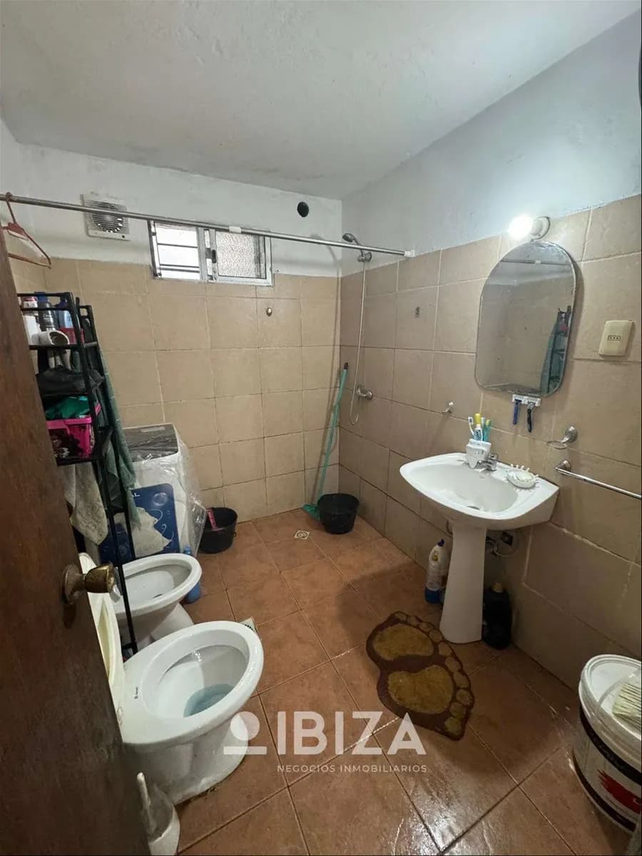 Venta Con Renta Casa Con Jardín, Patio Y Garage En Prado Norte — foto 2