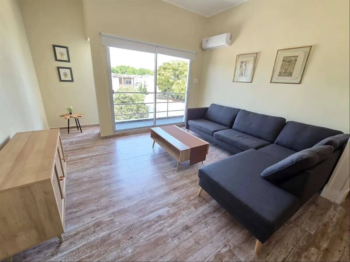 Alquiler Hermoso Apto 3 Dormitorios 2 Baños Con Muebles — foto 1