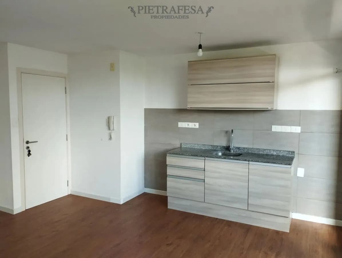 Apartamento En Alquiler, 2 Dormitorios, 1 Baño, Balcón. Brazo Oriental. — foto 1