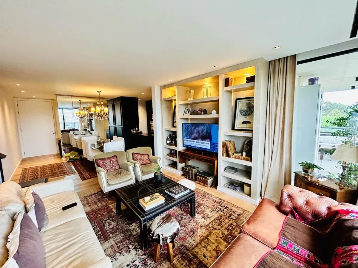 Apartamento En Alquiler De 3 Dormitorios C/ Cochera En Barrio Parques — foto 2