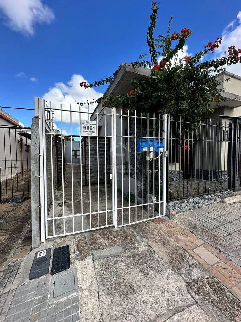Alquilo: Casa De 2 Dormitorios En Sayago