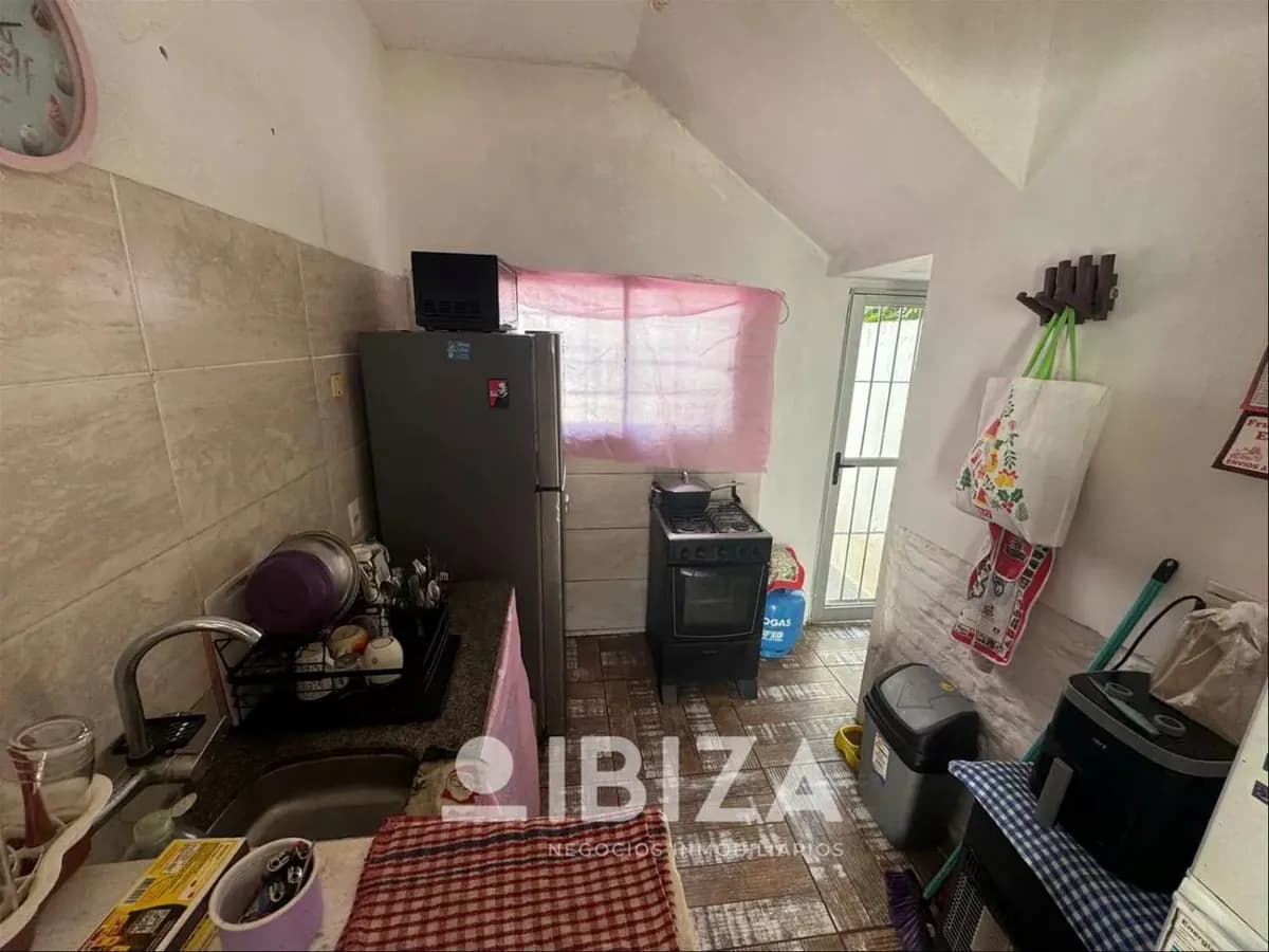 Venta Con Renta Casa Con Jardín, Patio Y Garage En Prado Norte — foto 3
