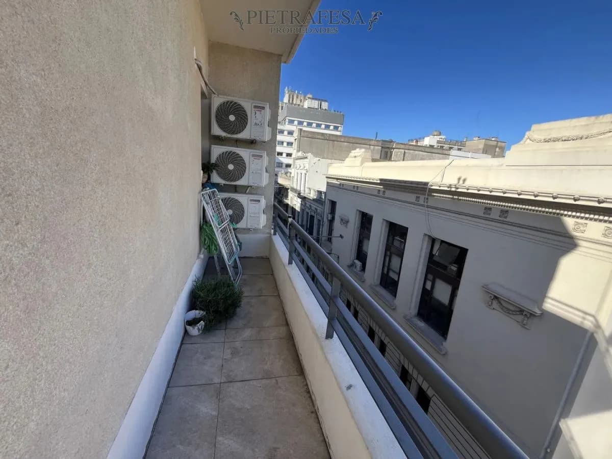Apartamento En Alquiler, 3 Dormitorios, 2 Baños, Terraza. Equipado. Ciudad Vieja. — foto 2