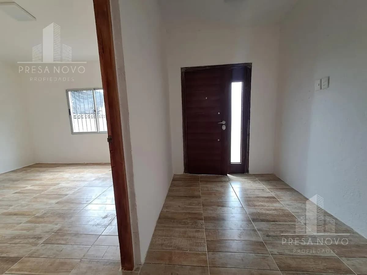 Casa En Venta En Las Piedras Hecha A Nuevo! — foto 2
