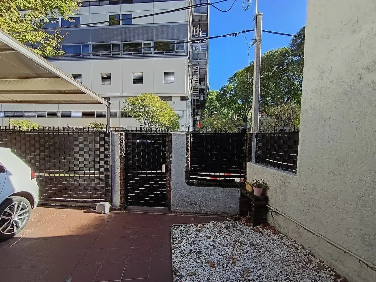 En Venta Casa Con Garaje, Parrillero, Patio Y Terraza Transitable En Pq. Batlle — foto 2