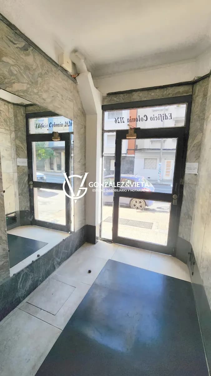Cómodo Apartamento De Dos Dormitorios En Tres Cruces.- — foto 1