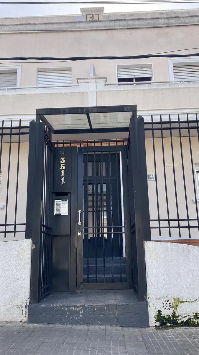 Alquilo Impecable Apartamento De 2 Dormitorios, Espacios Amplios, Patio De Uso Exlusivo, Bajos Gastos Comunes, Proximo A Montevideo Shopping. — foto 3